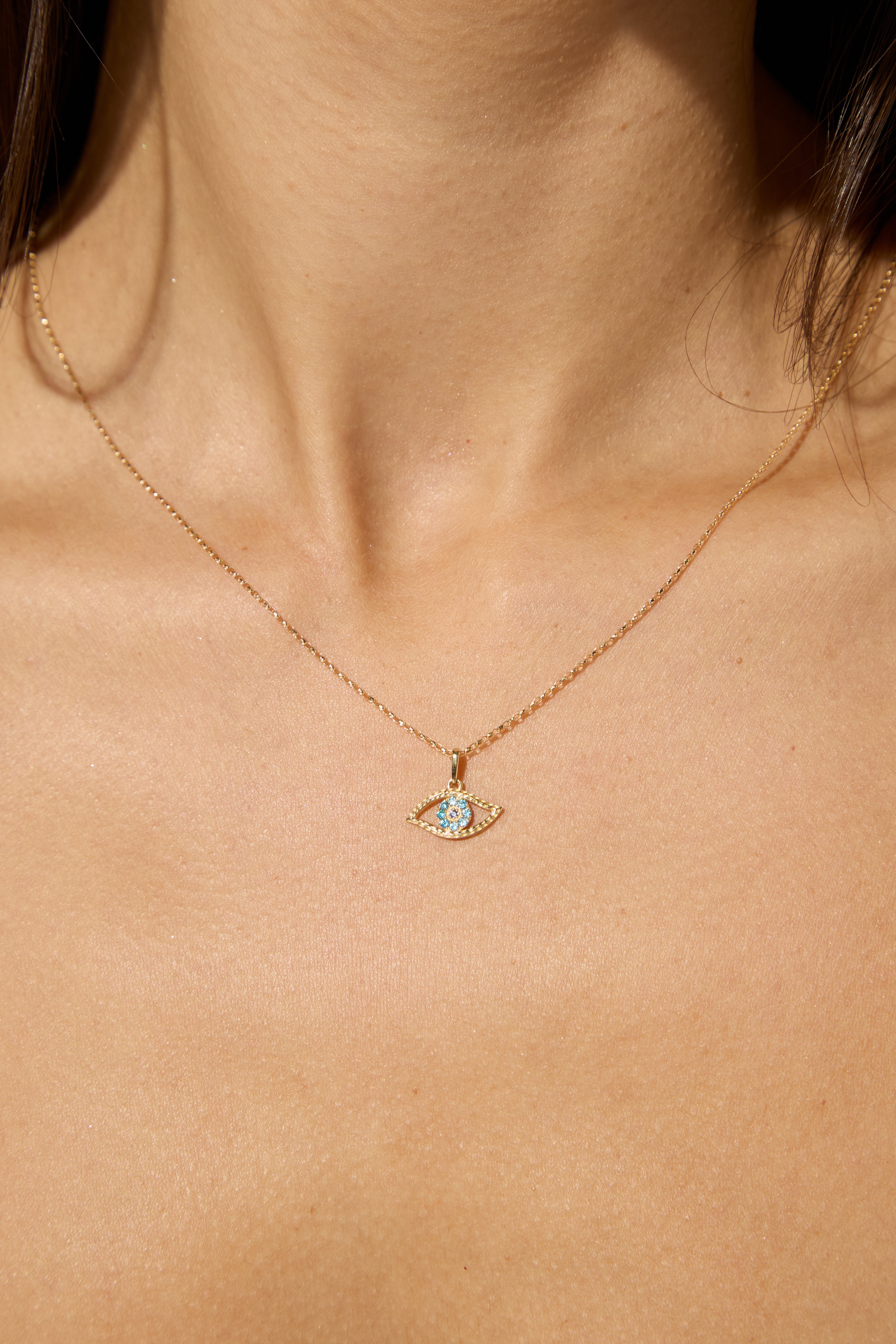 9ct Yellow Gold Evil Eye Pendant With 18" Trace Chain