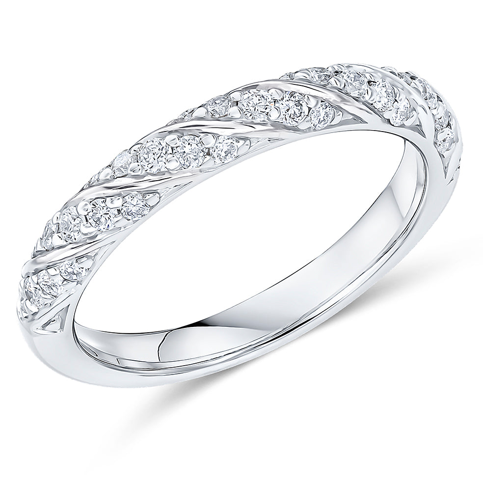 white/HET14825