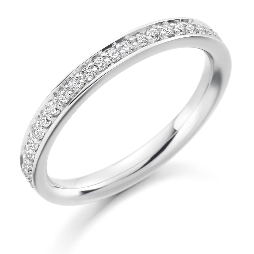 white/HET3833A