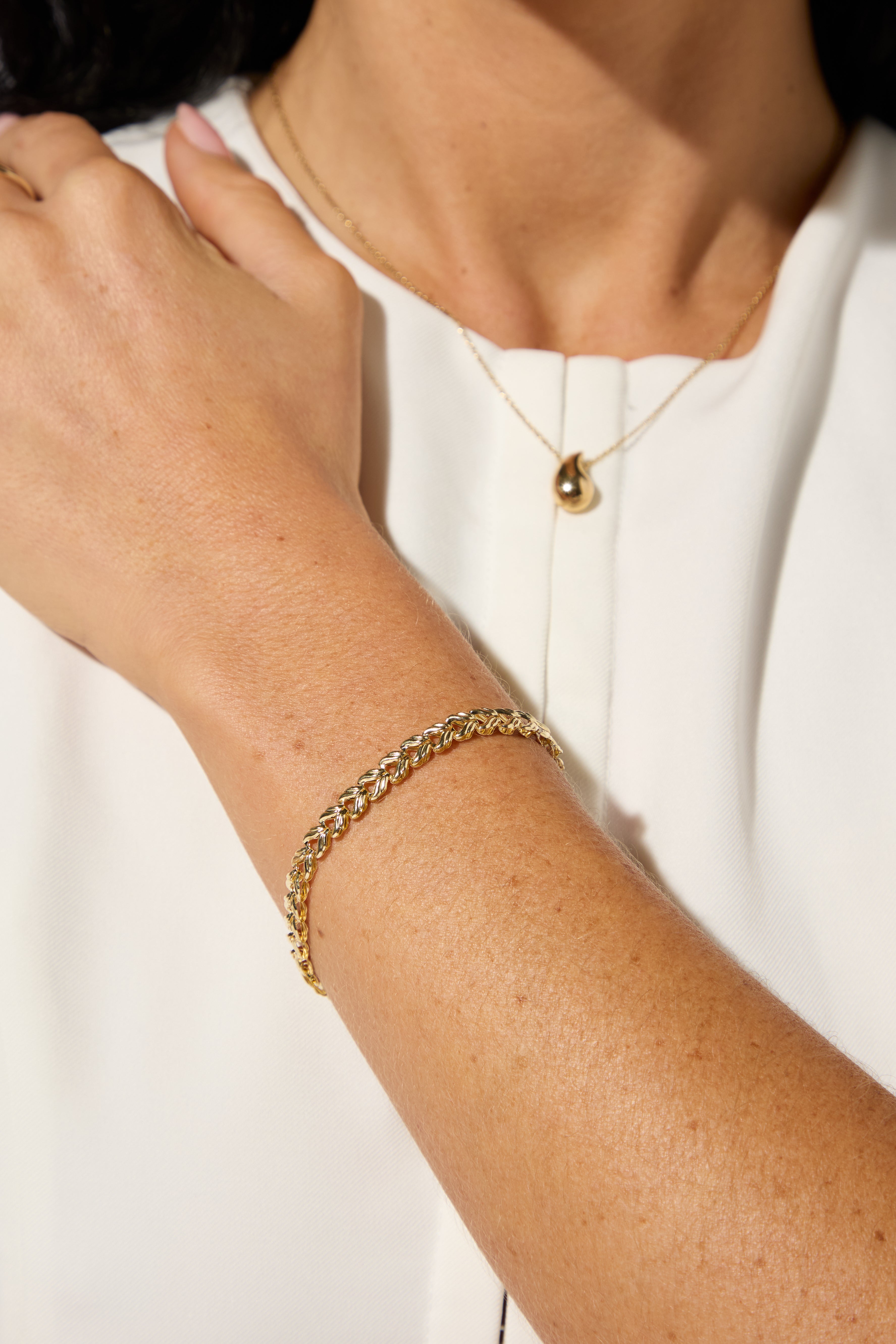 9ct Yellow Gold Leaf Style Bracelet with Heart CZ