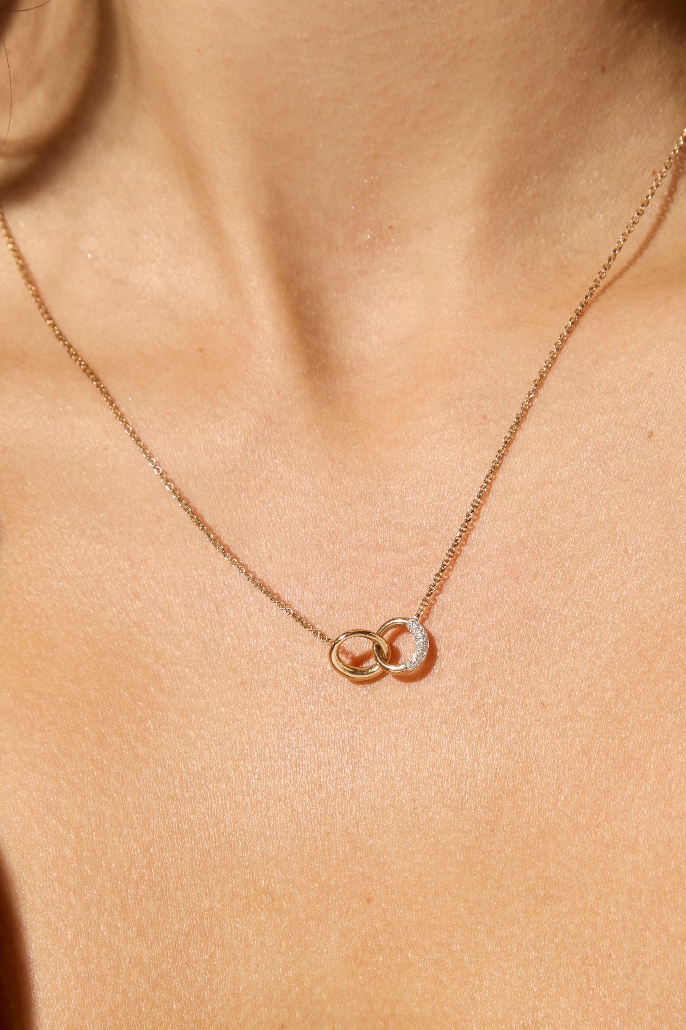 9ct Yellow Gold Diamond Interlocking Circles Necklace