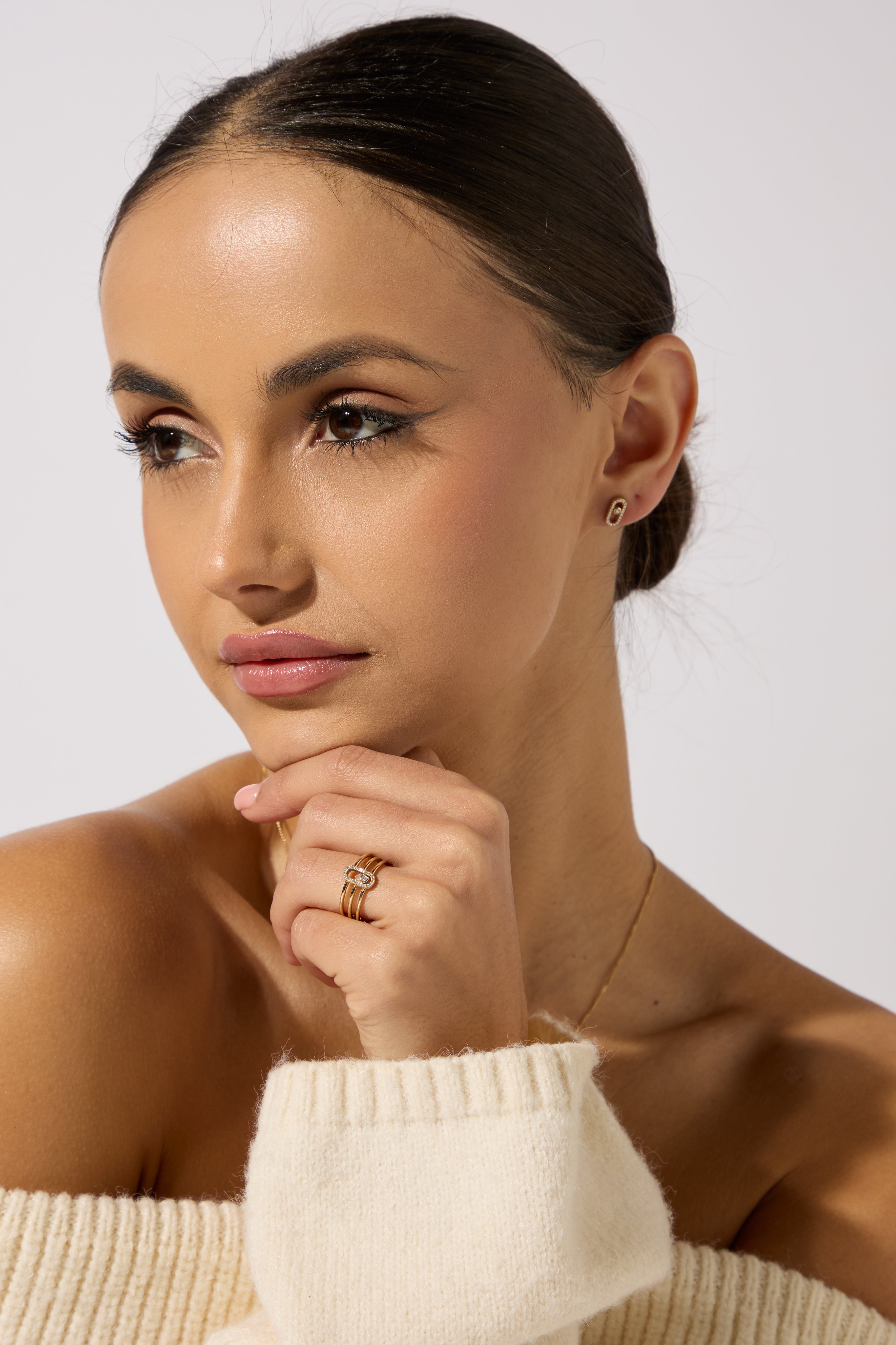 9ct Yellow Gold Moving Diamond Ring