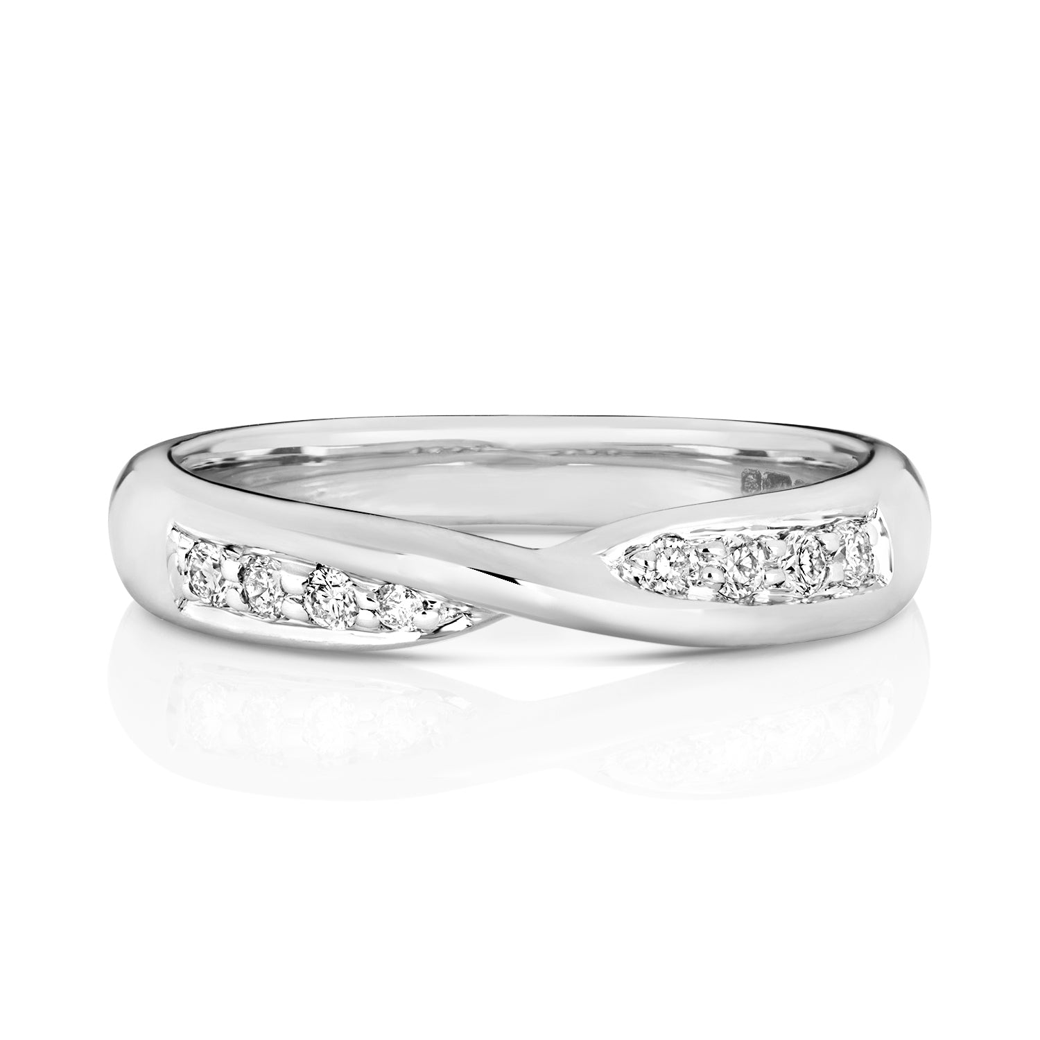 DIAMOND GRAIN SET CROSSOVER BAND IN PLATINUM